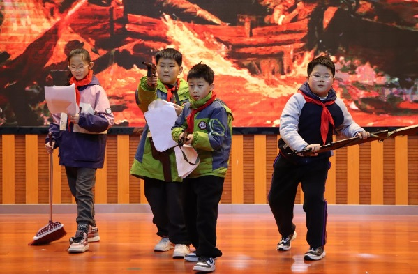 【桃源镇】 以戏述史：行走的红色思政课《我送亲人过大江》3.png