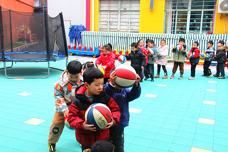 江苏省南京市玄武区玄武湖街道关工委联合组织开展青少年篮球培训，助力篮球梦启航 (4).jpg