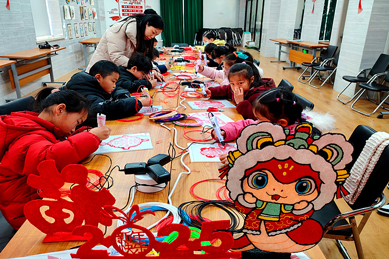 江苏省南京市雨花台区梅山街道梅清苑社区关工委举办“创意无限 3D‘智’造未来”活动(3).jpg