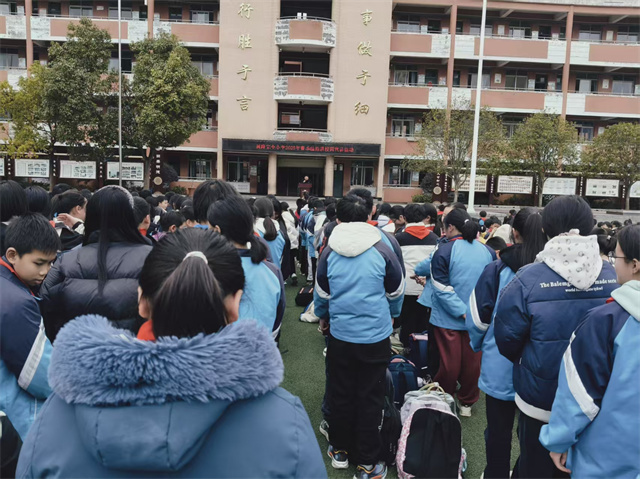 1740834371172137.jpg 3.jpg