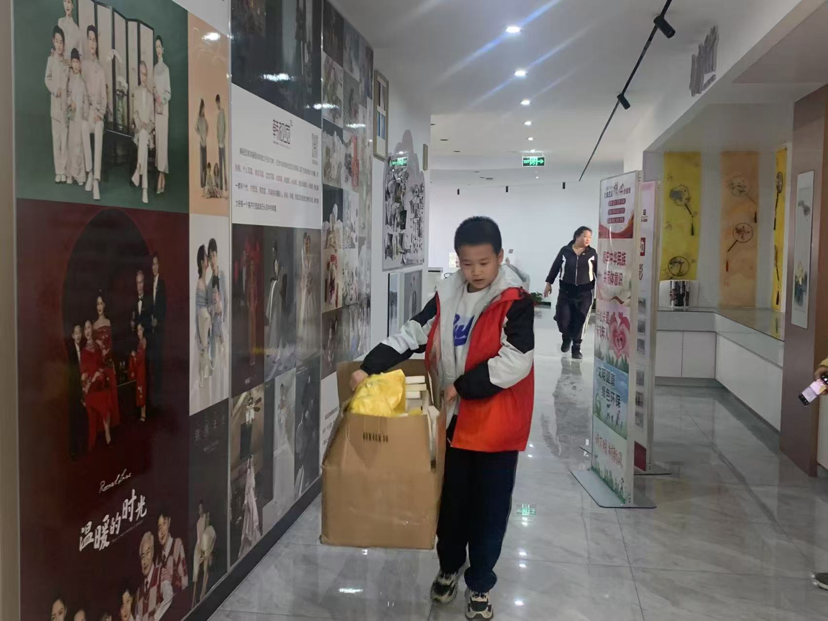 1740965885126992.jpg 元宝山区西城街道新景四季东社区关工委“ 青春奉献社区 实践点亮未来”活动照片2.jpg