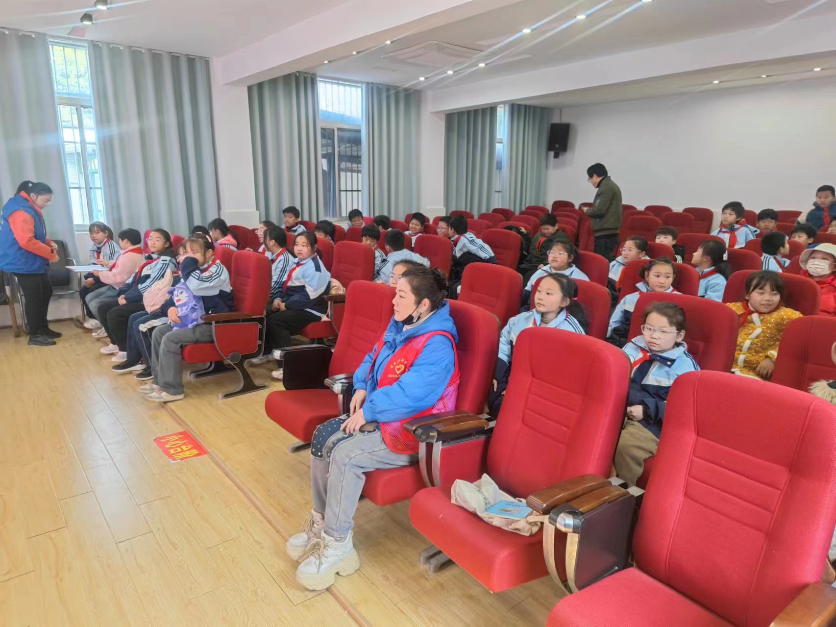 1740992170765856.jpg 22.jpg