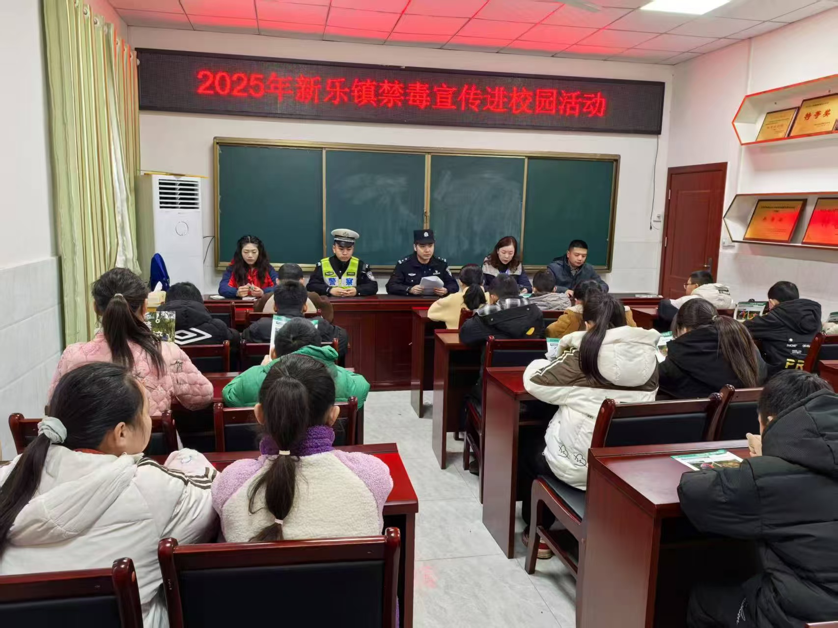 1741071194228347.jpg 851c9dd6bc65d97bbf6549e6109e293d.jpg