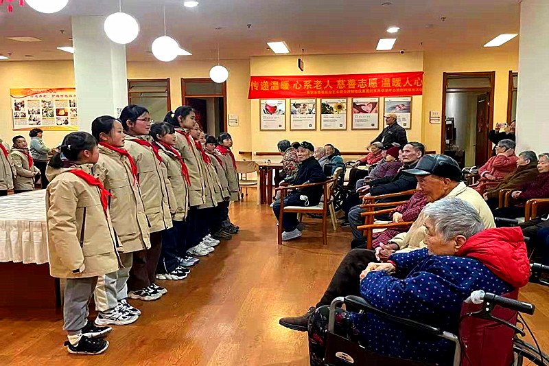 江苏省南京市鼓楼区东井新村社区关工委开展“传承雷锋精神，争做新时代好少年”活动(2).jpg