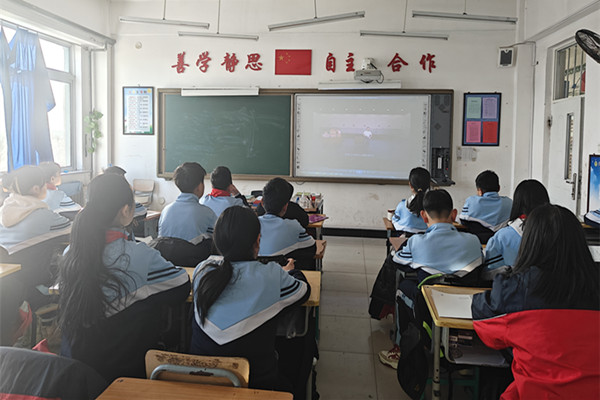 14 冯贝堡小学 网盘观看照片 (3)_副本.jpg