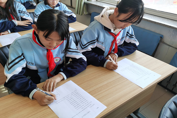 14 冯贝堡小学开学第一课 (6)_副本.jpg