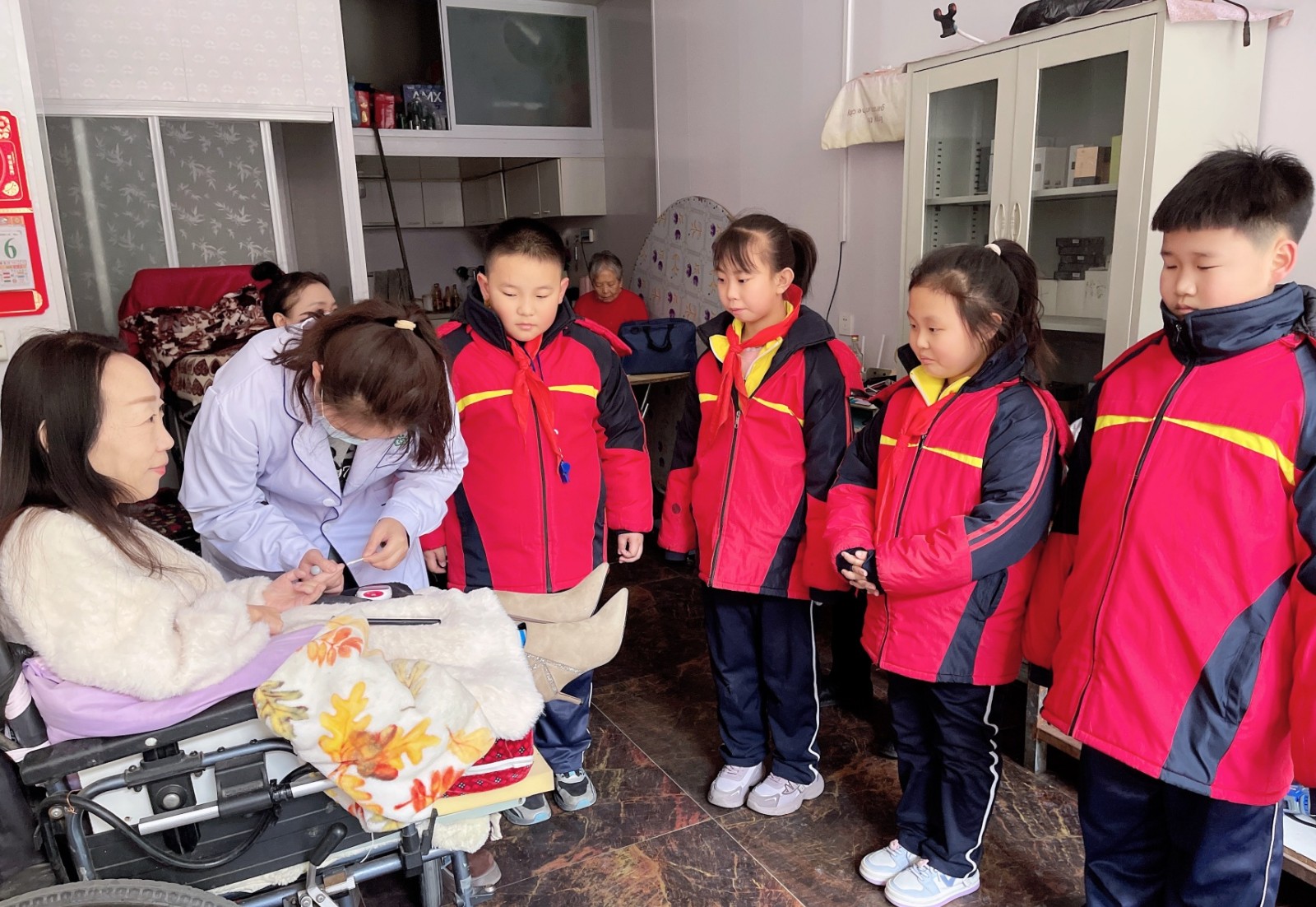 1741524184433515.jpg 元宝山区东城街道银河社区关工委学雷锋活动照片4_副本.jpg