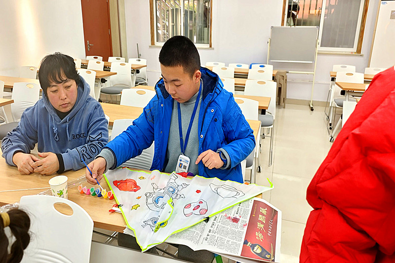 江苏省南京市六合区雄州街道观滁社区关工委举办“童趣相伴 约会春天”科普文化活动(1).jpg