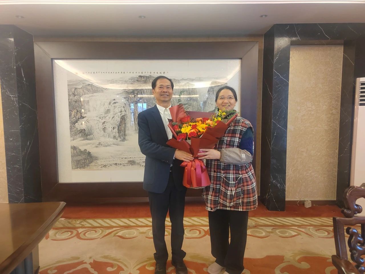 1743555209926273.jpg 5b186612383f12b01ea37edd57823366.jpg