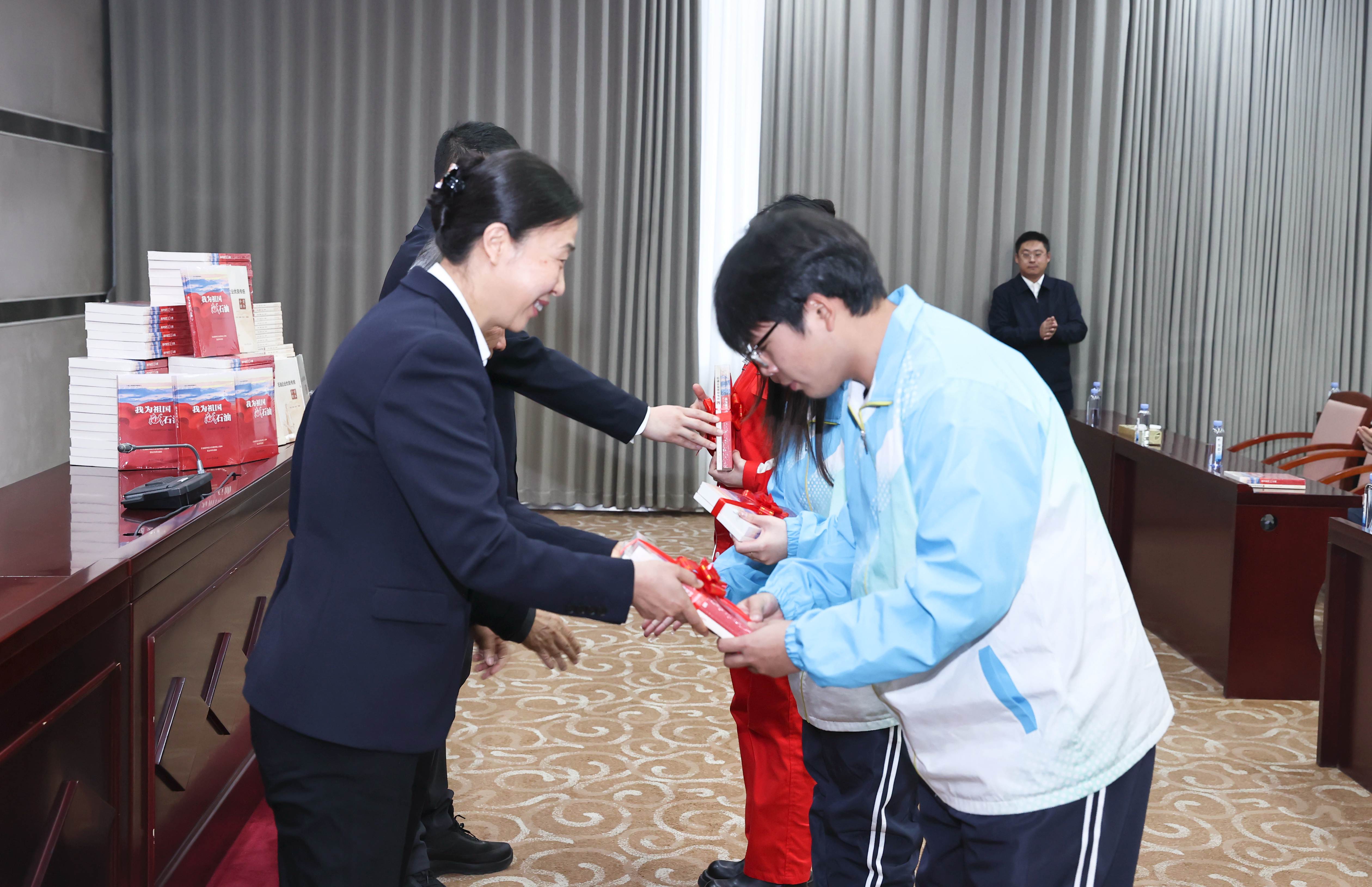 1745289609389665.jpg 赠书环节.jpg