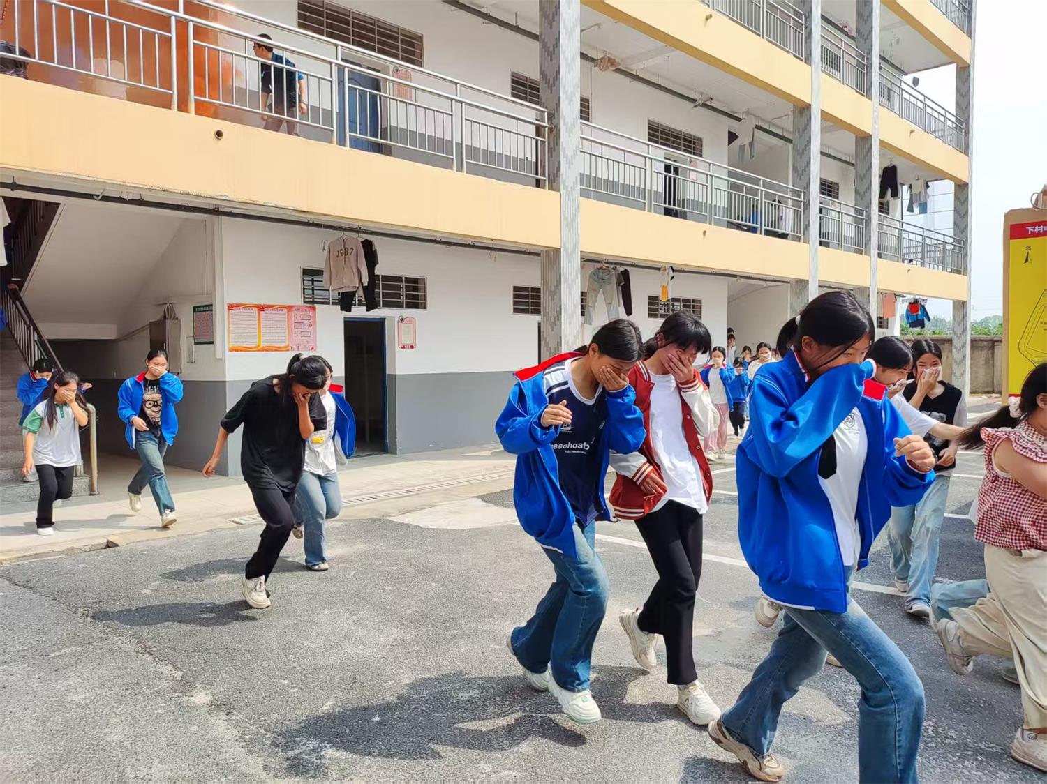 1745657519762995.jpg 222.jpg