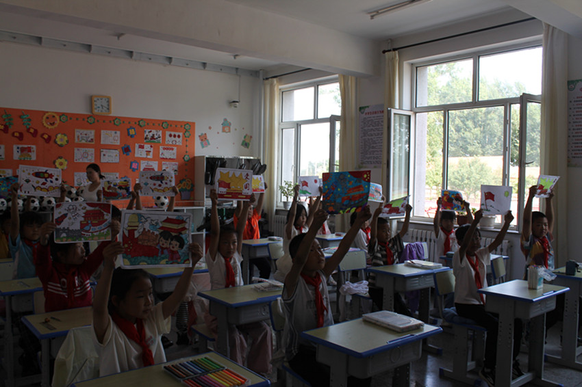 1750038545755727.jpg 元宝山区马蹄营子小学“红领巾相约红色中国梦”活动照片6_副本.jpg