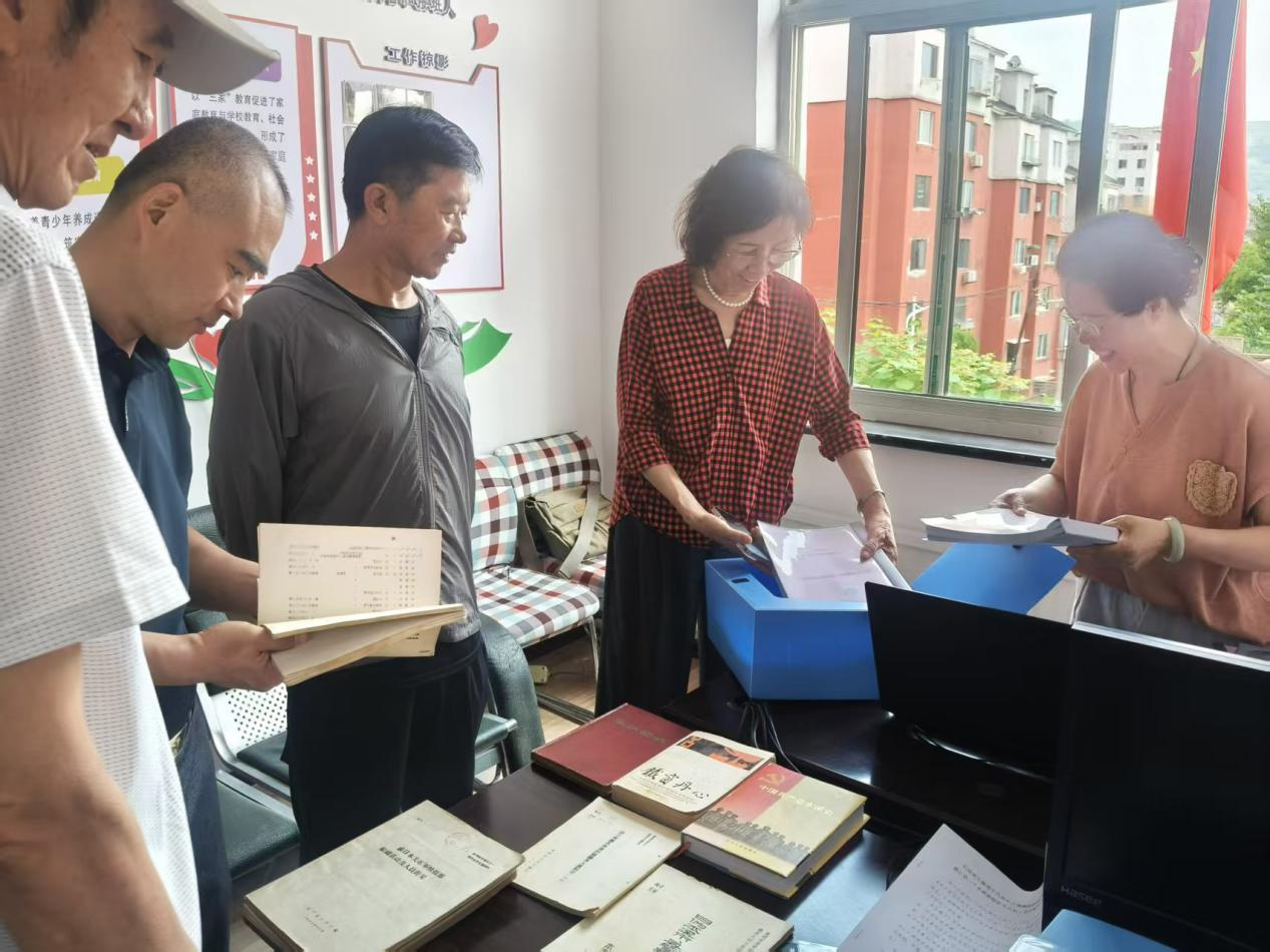 1750139047893802.png 2025.06.17本溪市关工委领导莅临溪湖区东风街道关工委调研照片之二.png