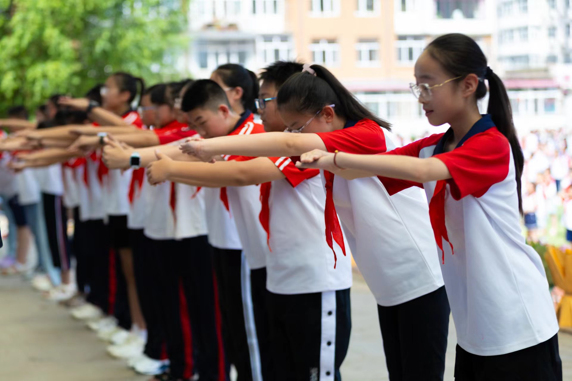 元宝山区平矿二小“多彩少年  逐梦远航”毕业典礼活动照片3.jpg