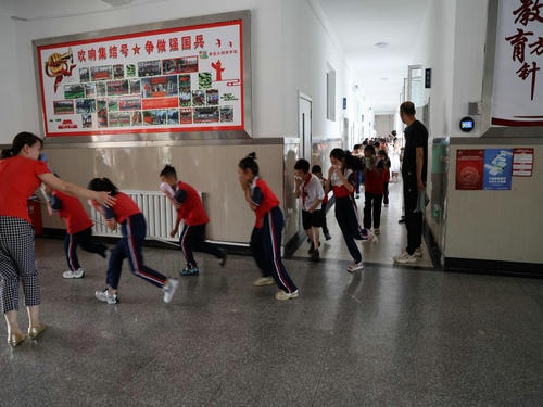 阳明小学消防演练2_副本.jpg