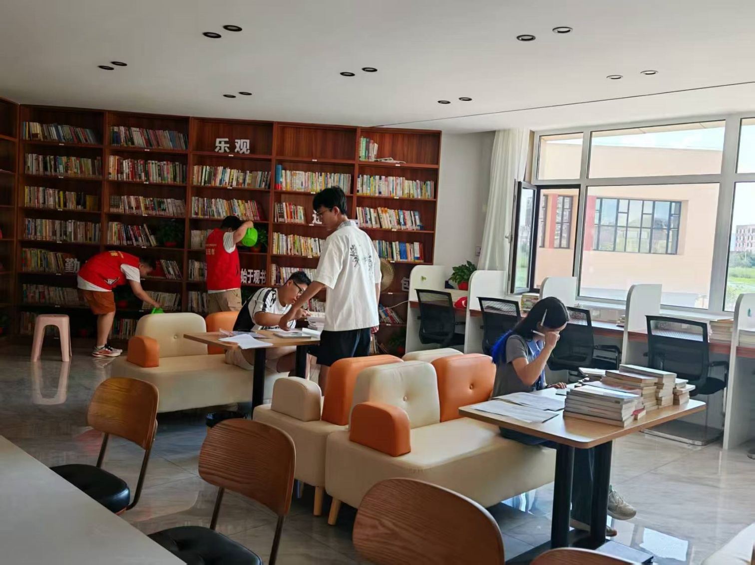 元宝山区西城街道新景四季东社区“小小治理家 社区大管家”活动照片3_副本.jpg