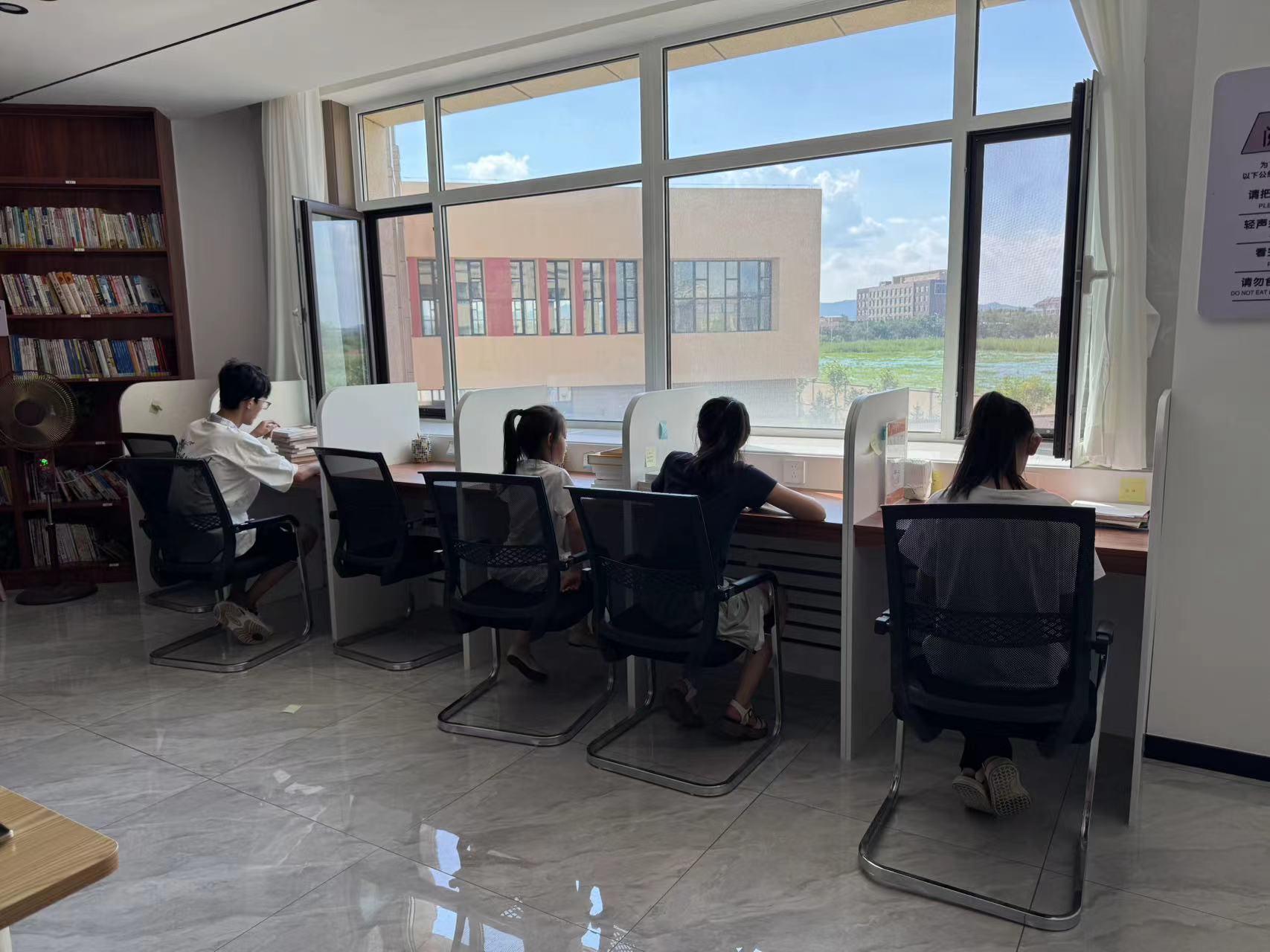 1754614230342663.jpg 元宝山区西城街道新景四季东社区”书韵润假期,智汇成长路“活动照片3.jpg