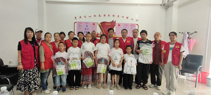 元宝山区平庄城区街道星海社区关工委为困境生助学活动座谈会照片11_副本.jpg