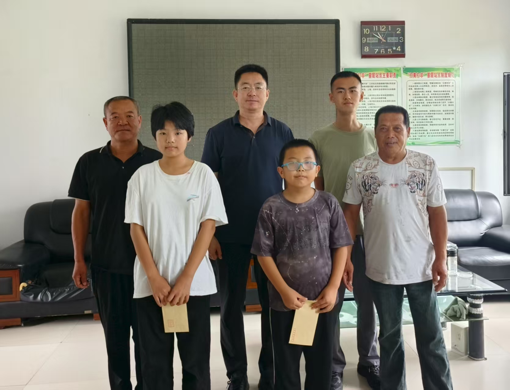 1755950852916161.jpg 1.jpg