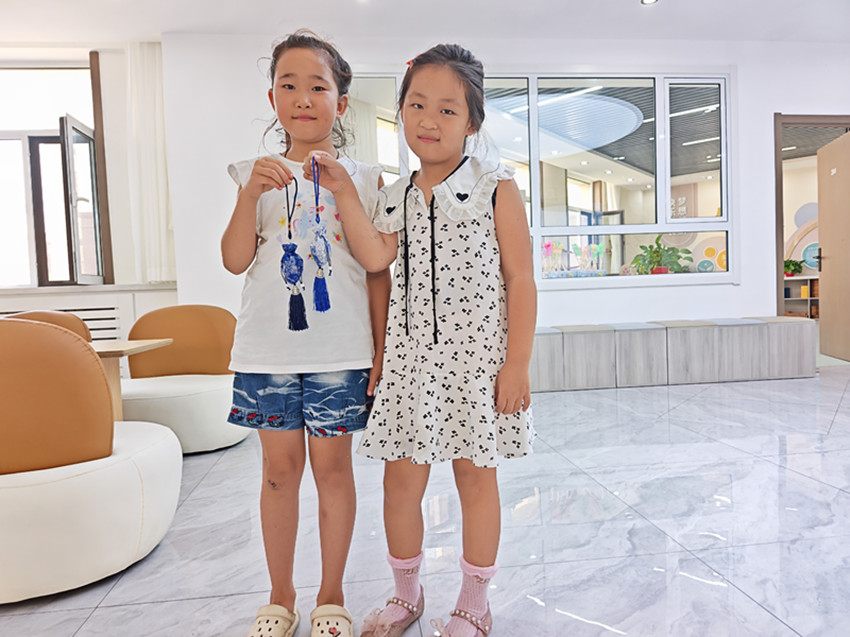 元宝山区西城街道新景四季东社区“四季邻里融医暖 香囊巧制蕴亲情”活动照片1_副本.jpg