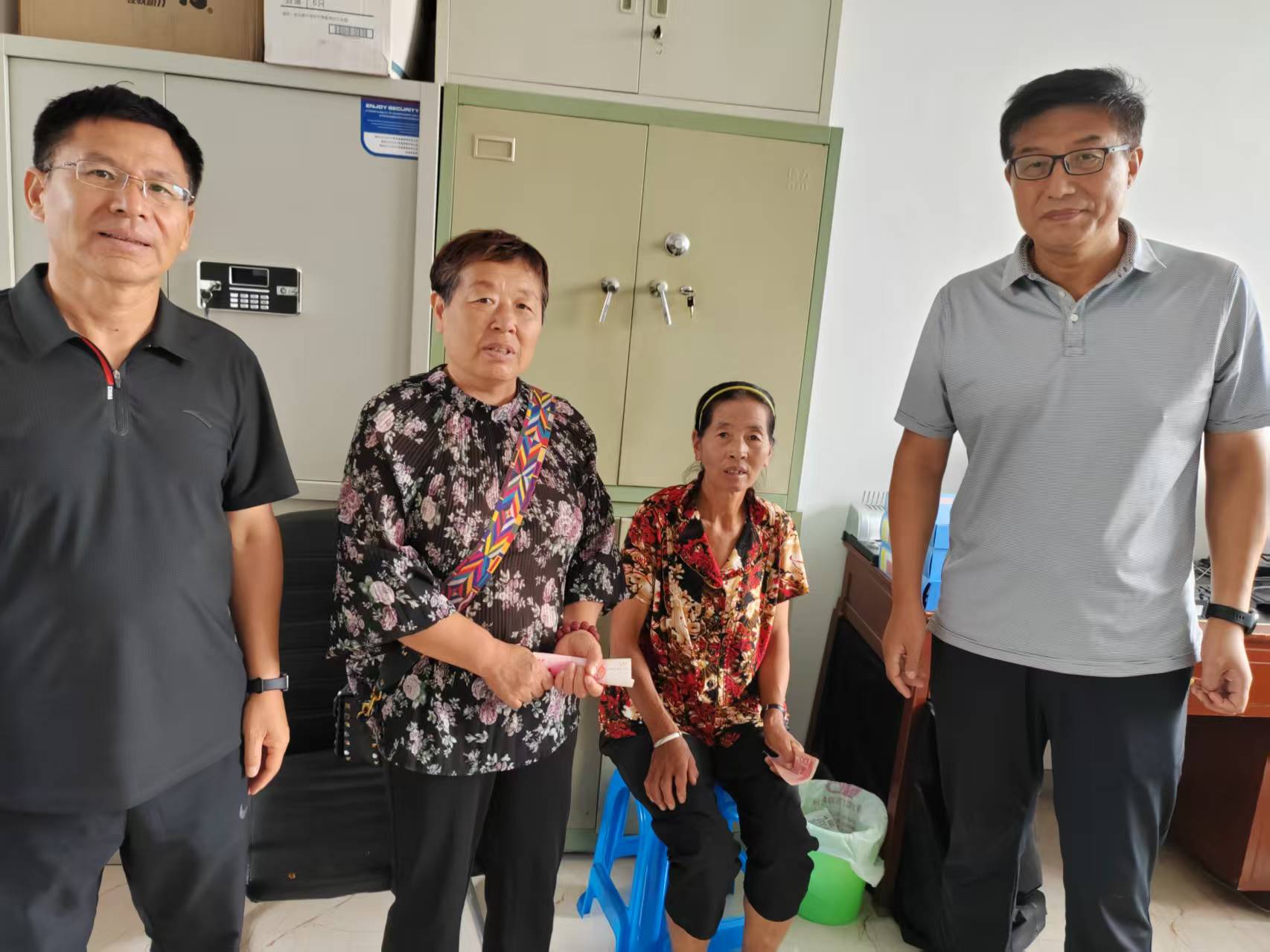 1756282051535411.jpg 01fece7a407f48c5cca5bd83bfe4122f.jpg