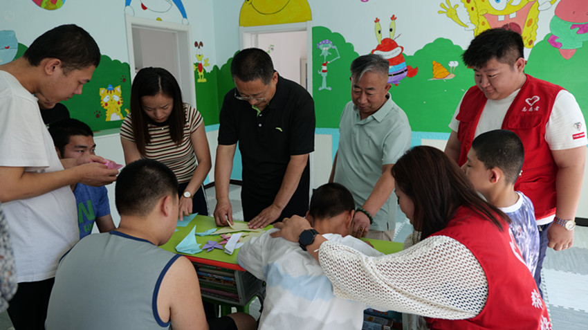 1757250161680440.jpg 草原蓝哈达协会关工委“将抗战往事,赠御寒棉被”活动照片4_副本.jpg