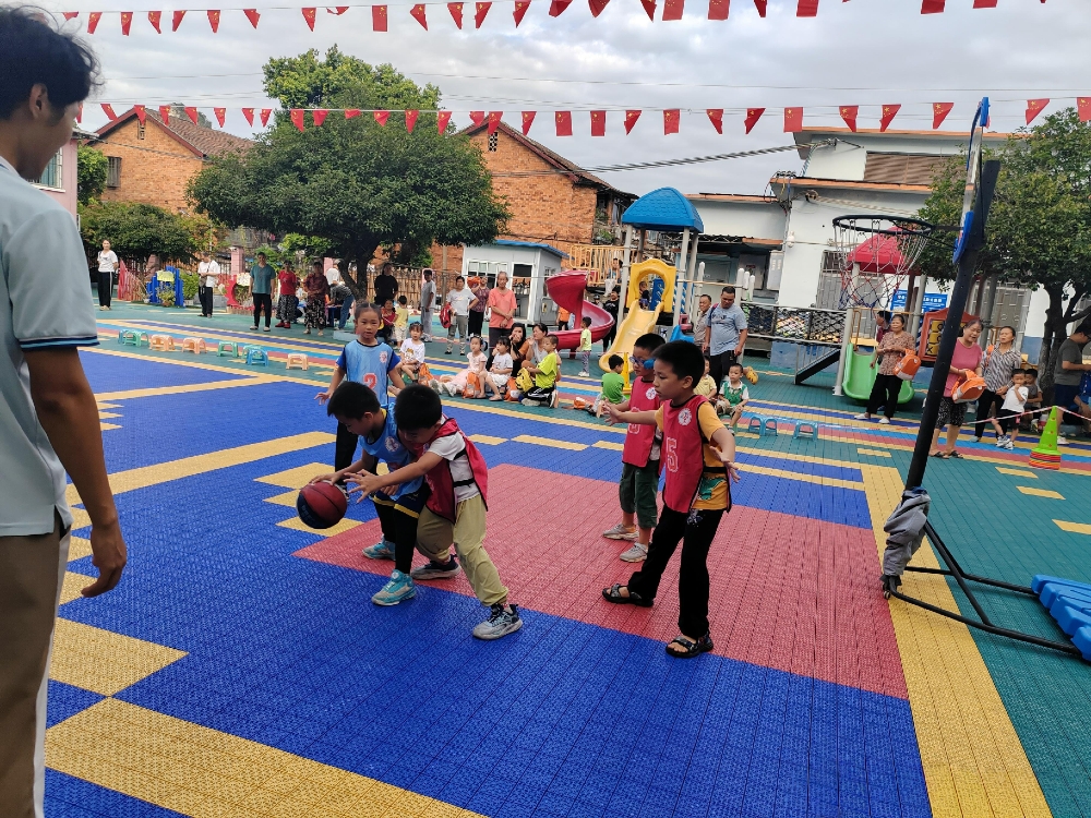 1757989085624098.jpg 【“童心跃动,篮球筑梦”主题篮球比赛】比赛现场1.jpg