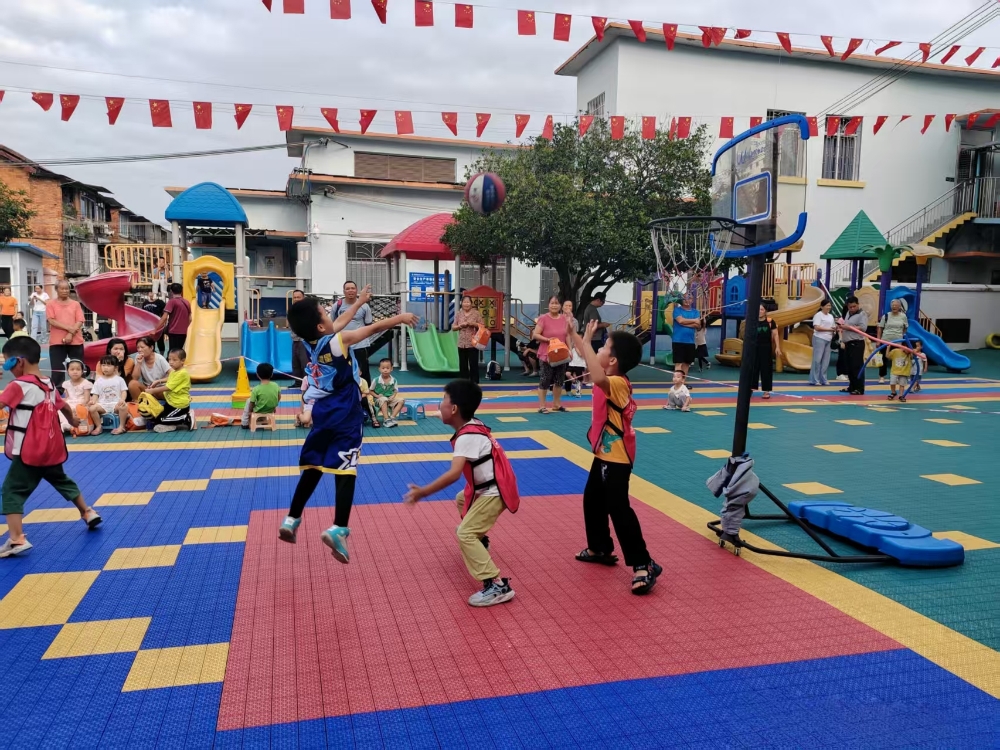 1757989096422928.jpg 【“童心跃动,篮球筑梦”主题篮球比赛】比赛现场2.jpg