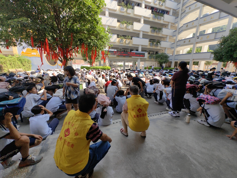 1758188504971389.jpg 活动现场.jpg