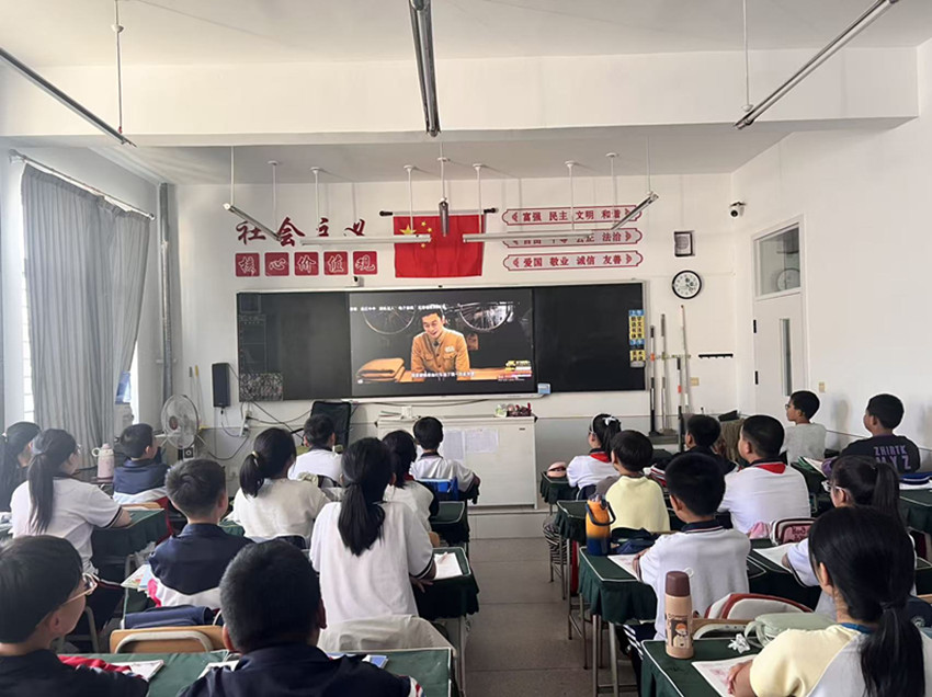 星光小学关工委九一八纪念活动照片4_副本.jpg