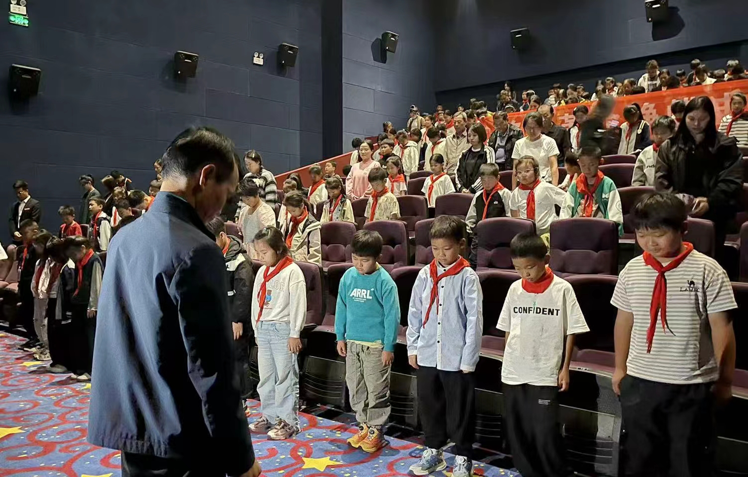 1758267281962271.jpg 731默.jpg