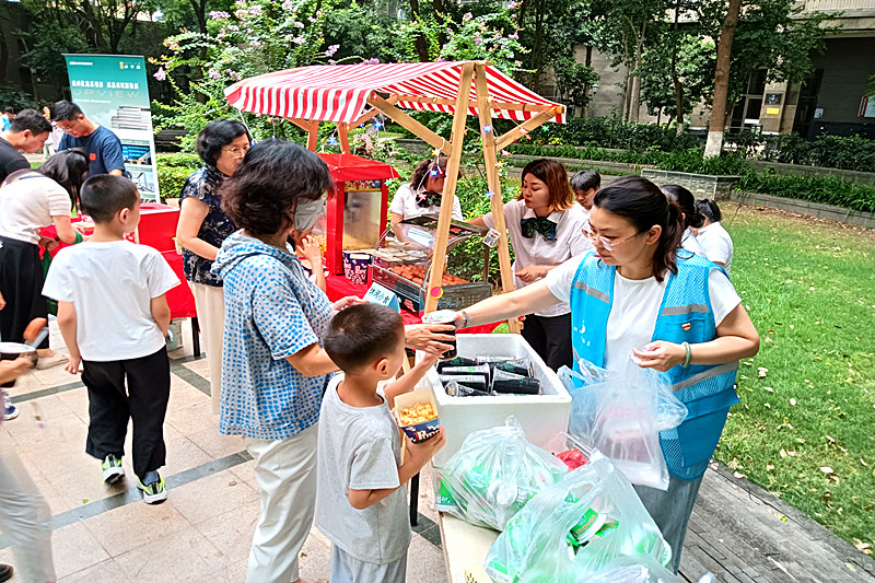 江苏省南京市鼓楼区凤凰街道凤凰熙岸社区关工委开展青少年“仲夏夜之梦” 纳凉活动(3).jpg