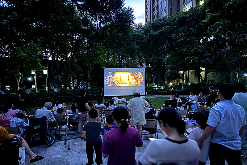 江苏省南京市鼓楼区凤凰街道凤凰熙岸社区关工委开展青少年“仲夏夜之梦” 纳凉活动(5).jpg