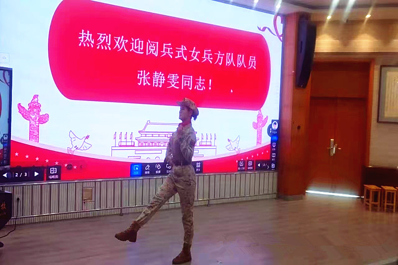 玄武湖街道关工委联合组织“9·3大阅兵”民兵方队女兵进校园(2).jpg