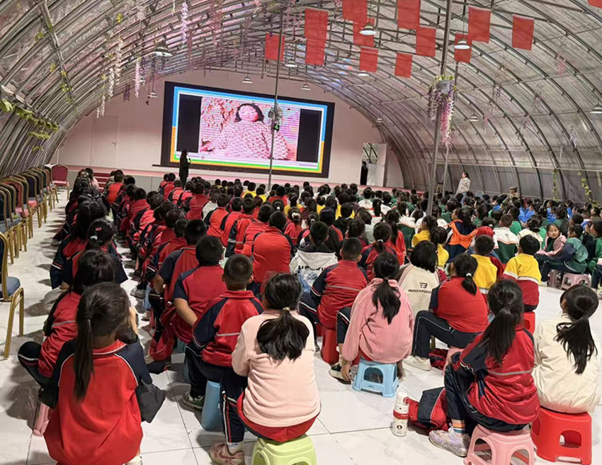 1758768178973733.jpg 元宝山区山前学校综合实践活动照片5_副本.jpg