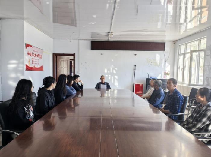 拜泉县兴国乡关工委组织开展“重温历史忆初心 砥砺奋进建新功”国庆节主题活动2.jpg