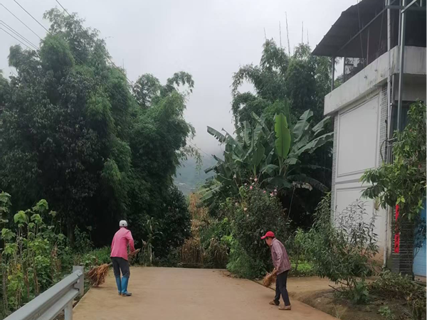 1759819436672306.png 道路清理现场.png