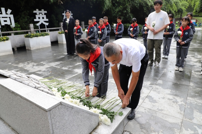 盛泽镇：赓续红色血脉 汲取奋进力量2.jpg