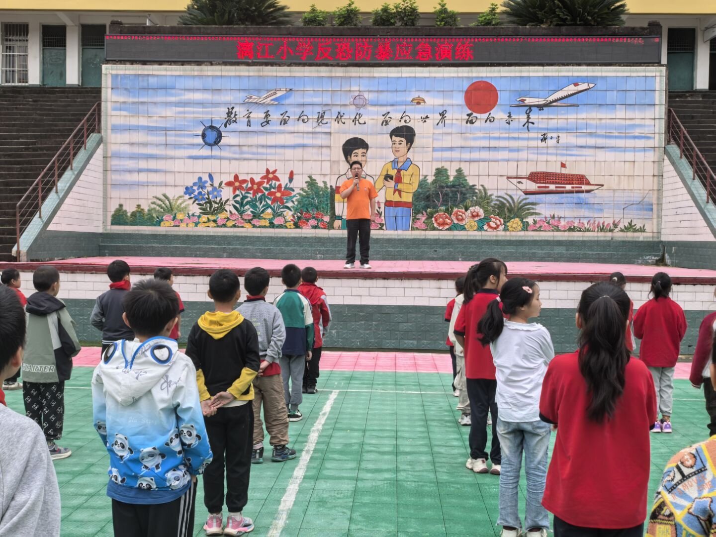 1760488942502149.jpeg 反恐防暴演练1.jpeg