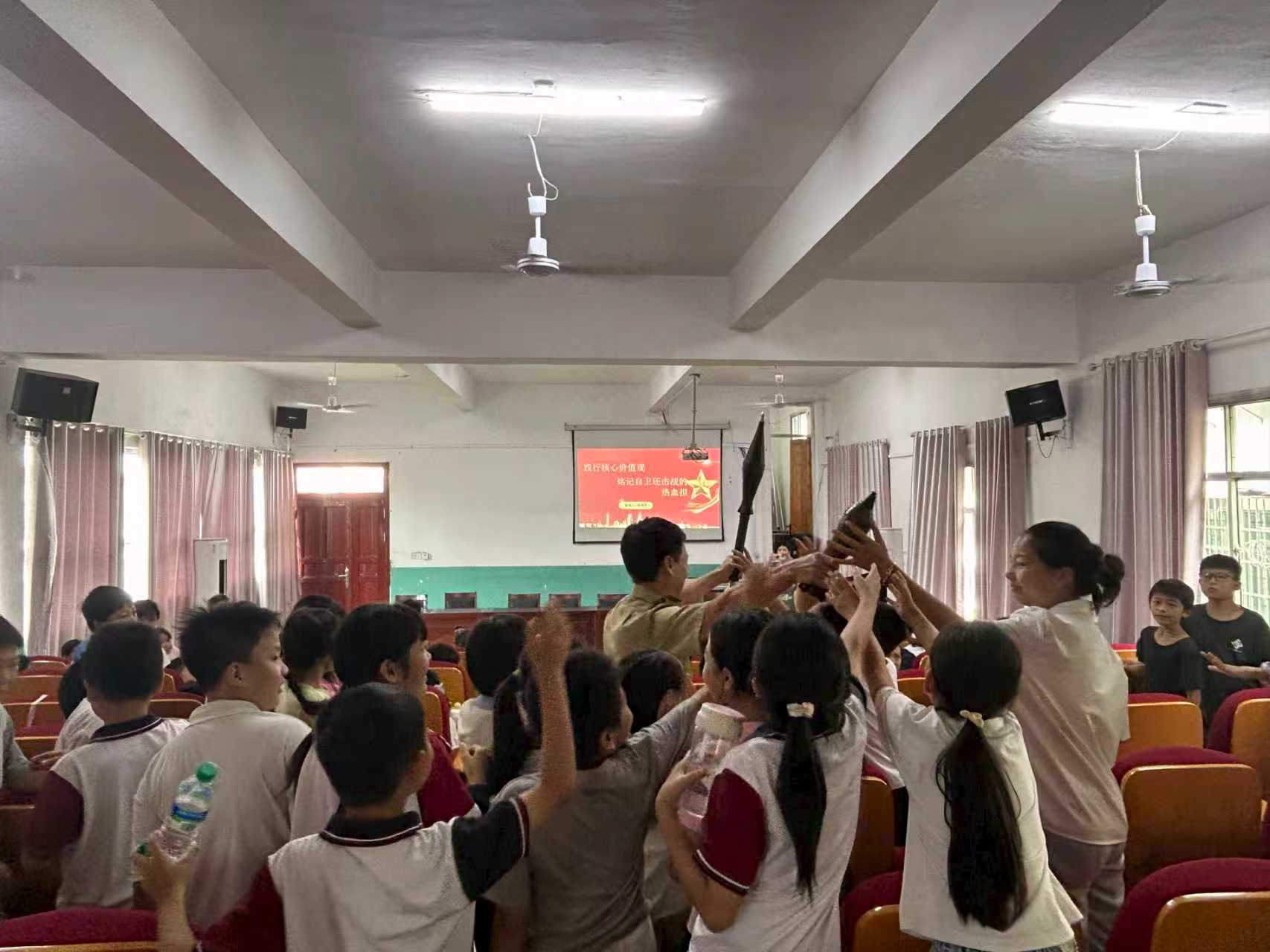 1760667649429293.jpg 向.jpg