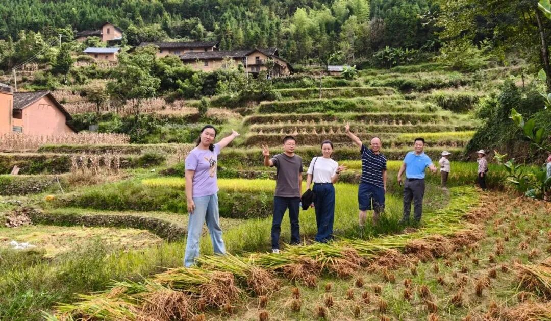 1760853234606066.jpg 退休党支部04.jpg