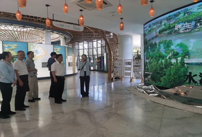 吴江区关工委组织讲师团成员赴开发区考察调研2.jpg