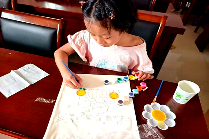 1760921133472501.jpg 江苏省南京市溧水区和凤镇乌飞塘社区开展“弃陋扬善,少年有责”主题活动(4).jpg