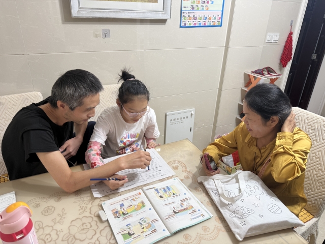 1760945194153871.jpg 金秋走访活动照片 (4)_副本.jpg