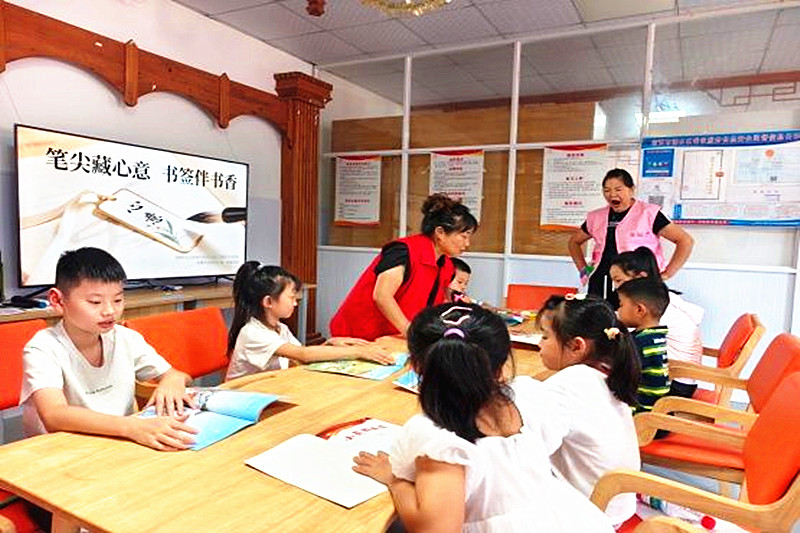 江苏省南京市溧水区和凤镇双牌石社区开展“指尖藏心意 书签伴书香”主题活动(1).jpg