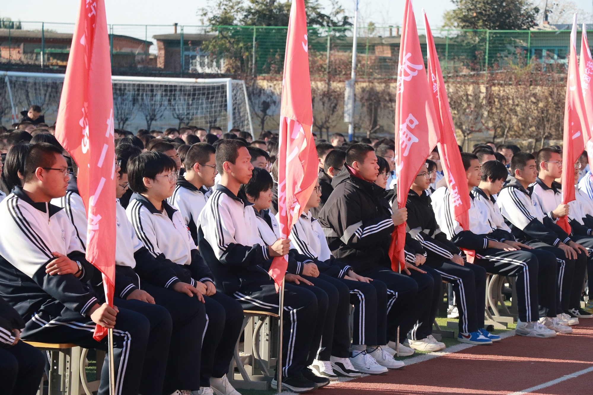 1761040071875445.jpg 学生.JPG