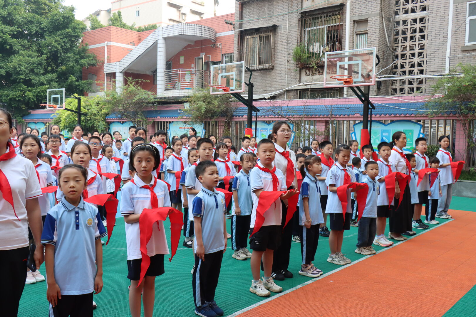 1761111275227007.jpg 安富h红领巾1.jpg