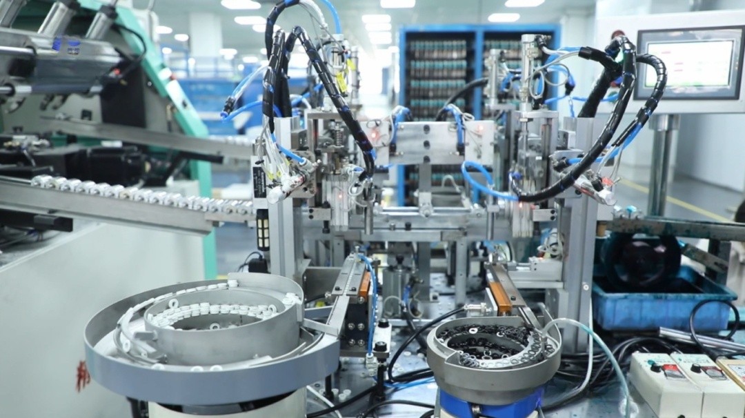 1761255440122891.jpg 小巨人3.jpg