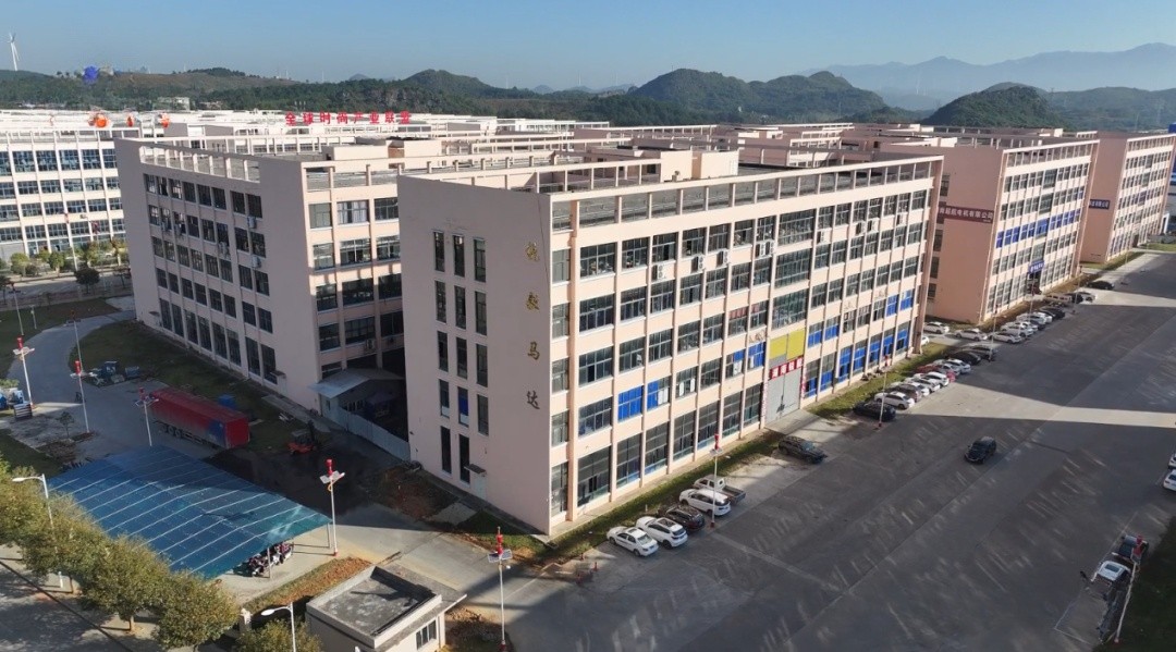 1761255473622560.jpg 小巨人4.jpg