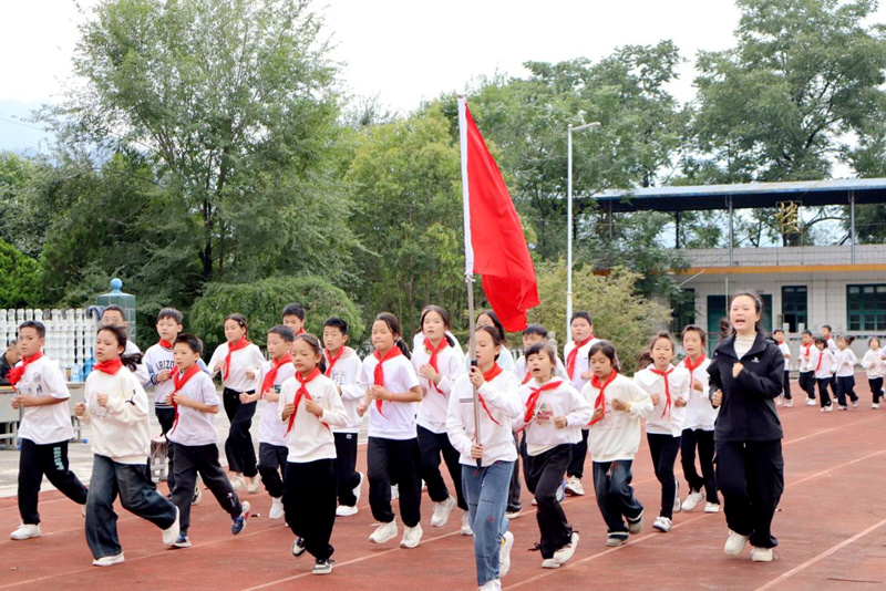 1761290257174338.png 比耳学校.png